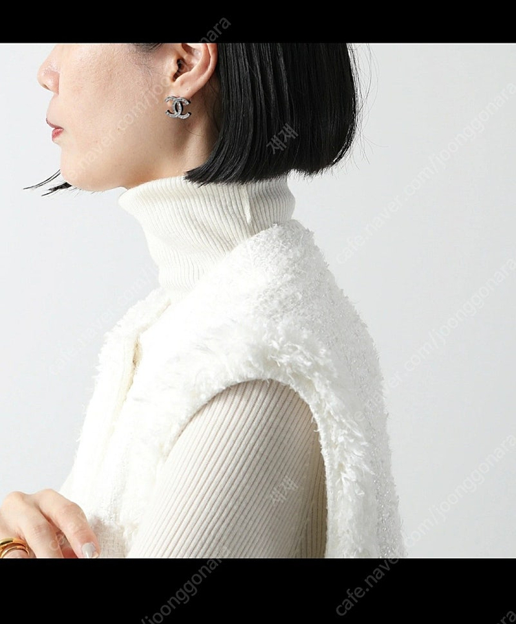 샤넬 CC로고 은장 귀걸이 판매 새상품--3