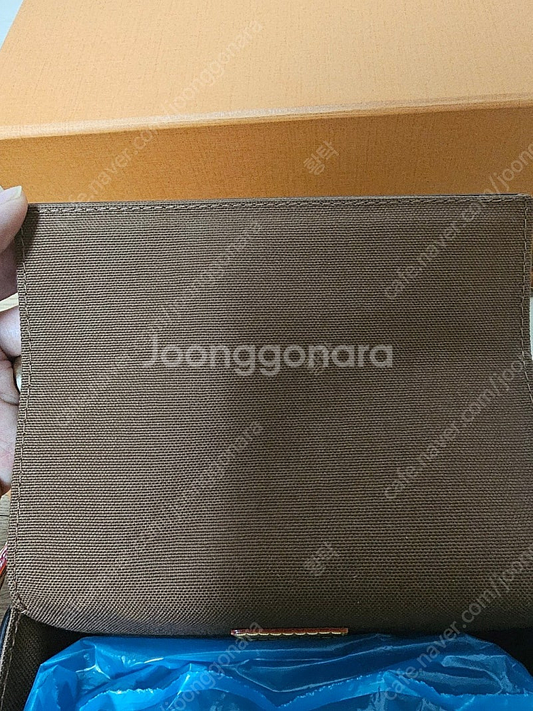 루이비통 퍼렐 스티머 웨어러블 월릿 크로스백 (새상품)--4