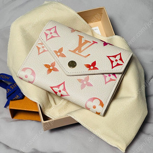 루이비통 빅토린 월렛 모노그램 앙프렝뜨 m83507