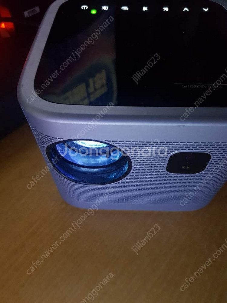 알1리발 4k 자동초점 빔프로젝트--2