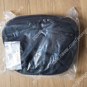 아크테릭스 25ss 맨티스2 검정 크로스백