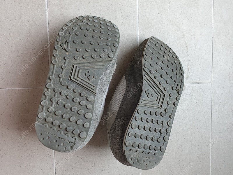 데상트키즈 유아 아동 운동화 이미지