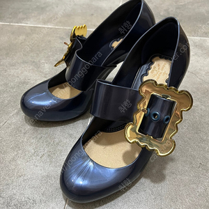 비비안웨스트우드 멜리사 슈즈 36사이즈 판매합니다.