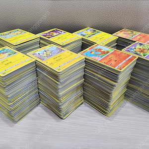 국내판 포켓몬스터 카드 약 2500장 모음 일괄 저렴히 판매합니다. (장당 20원 기준)