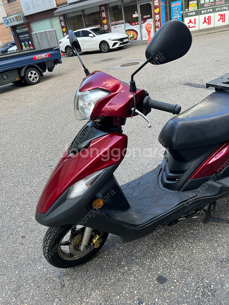 대림 VF 100P 22년식 센터 점검된 엔진 좋고 상태좋은 오토바이 스쿠터--8