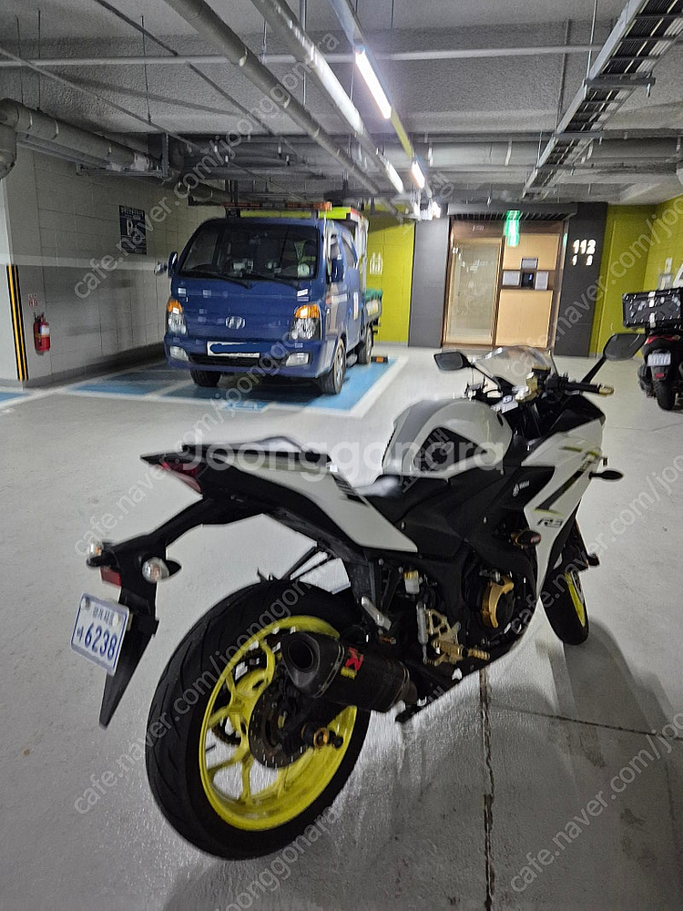 2018년 R3 2만키로대 흰색,형광--3