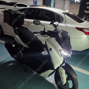 2025년식 야마하 nmax125 화이트 200키로 주행 신차급 판매합니다.