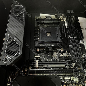 [택배거래] ASUS ROG CROSSHAIR VIII IMPACT x570 AM4 메인보드 팝니다