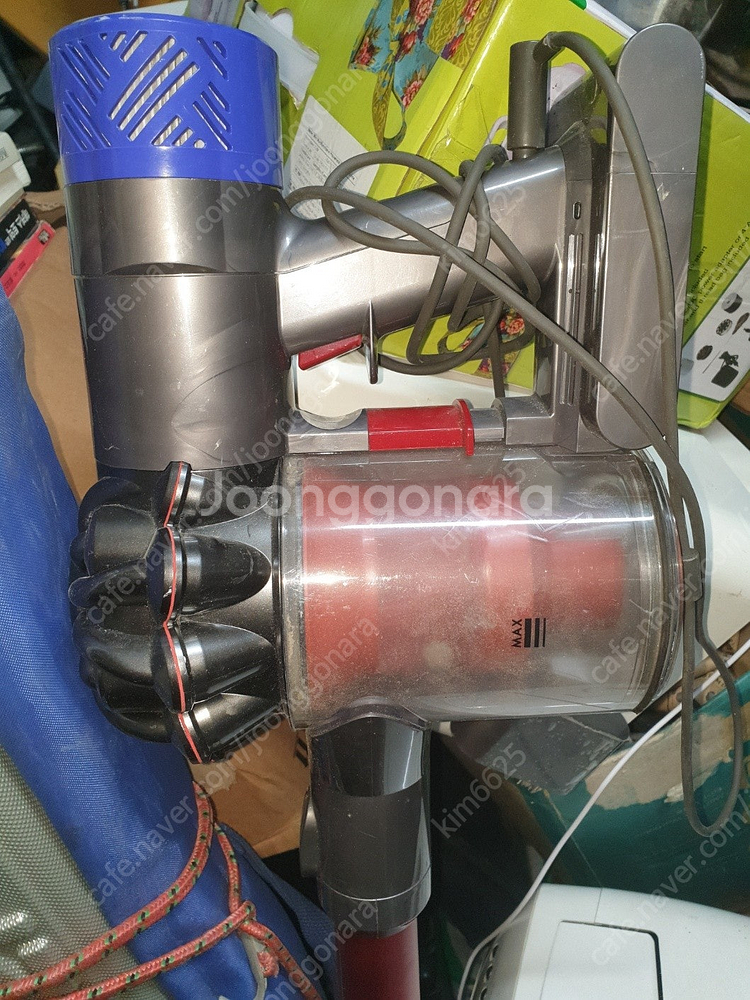 다이슨무선청소기 본체와 충전기만 ( 5만원 택배시 6천원추가 )--4