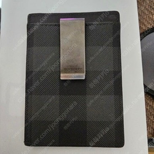 버버리 남성 머니클립 팝니다