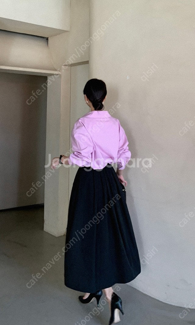 LVM 러브민 브루클린 브이넥셔츠 - 버터베이지--4