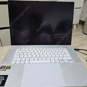 ASUS ROG 제피러스 G16 GA605WI-QR102W AMD 라이젠 AI 9 HX 370 RTX4070 32GB 1TB Win11