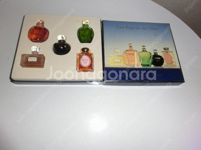 (빈티지)레어 크리스찬디올 코프렛 에스프리츠 드 퍼퓸 향수(5개) 미니어처 팝니다--3