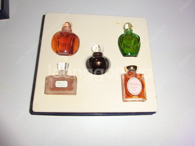 (빈티지)레어 크리스찬디올 코프렛 에스프리츠 드 퍼퓸 향수(5개) 미니어처 팝니다--4