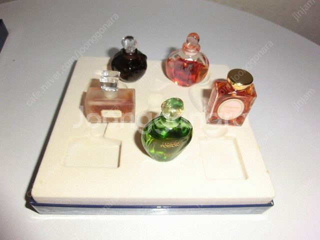 (빈티지)레어 크리스찬디올 코프렛 에스프리츠 드 퍼퓸 향수(5개) 미니어처 팝니다--5