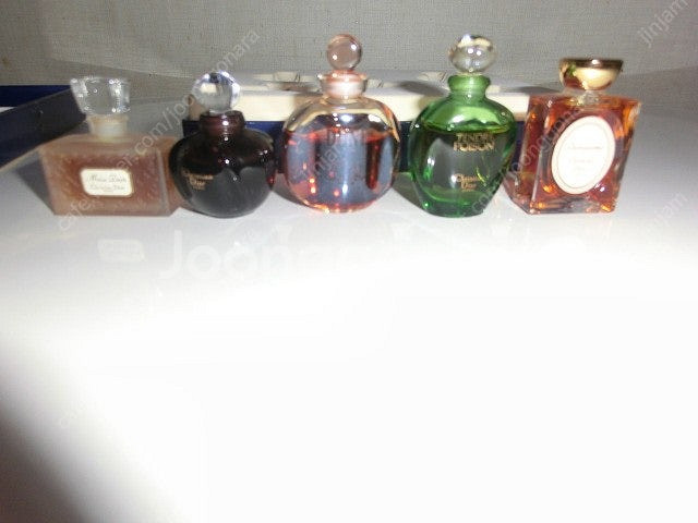 (빈티지)레어 크리스찬디올 코프렛 에스프리츠 드 퍼퓸 향수(5개) 미니어처 팝니다--6