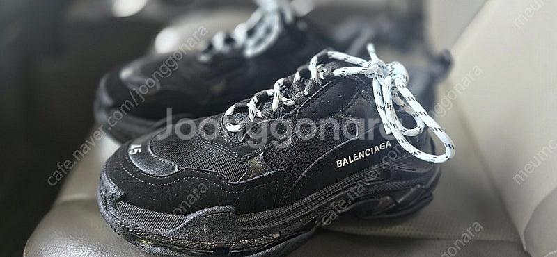 발렌시아가 트리플S 스니커즈 블랙--3