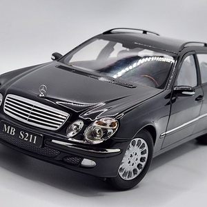 1/18 교쇼 벤츠 E-클래스 웨건 판매합니다. 오토아트 교쇼 미니챔프 다이캐스트 모형차