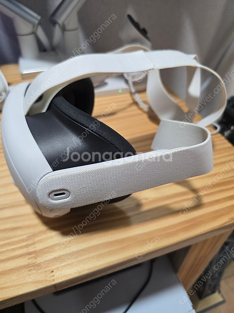 메타 퀘스트3 512GB, 정품 거치대 판매합니다.(24년 5월 1차구매)--4