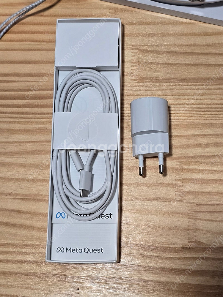 메타 퀘스트3 512GB, 정품 거치대 판매합니다.(24년 5월 1차구매)--6