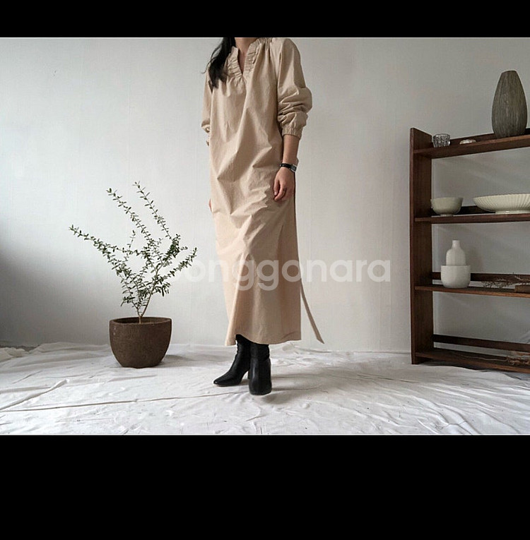 새상품)아밋슈 주름 롱 원피스 베이지--9