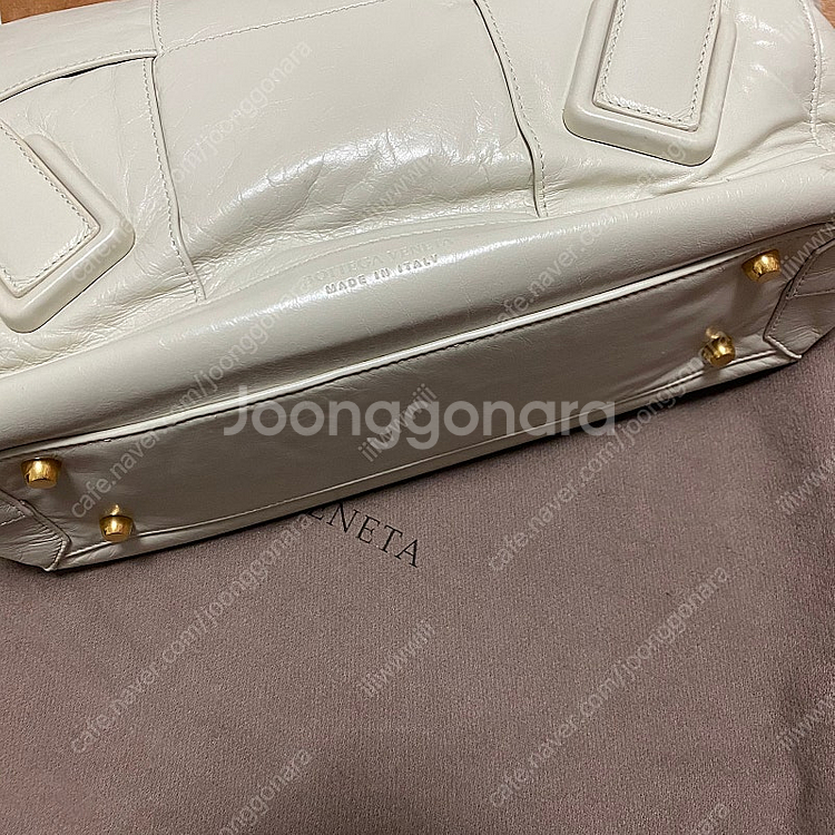 보테가베네타 아르코 슬라우치 크림 라지 상태좋음--5