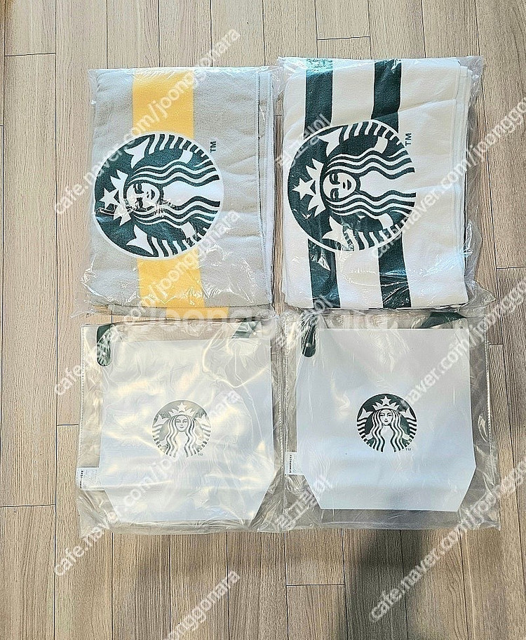 스타벅스 비치타올 각 35000원 입니다.--0
