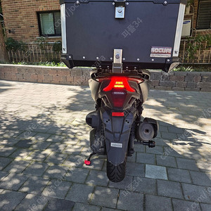 혼다 포르자350CC 24년식,,,,,