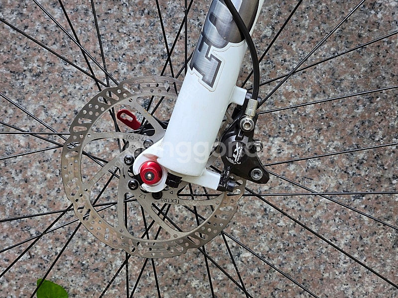 슈윈(SCHWINN) 카본 MTB 15인치 (Full XT 8000구동계, 폭스 샥) 팝니다.--9