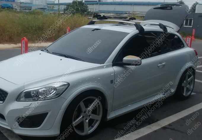 볼보 정품 C30 기본바와 볼보 정품 툴레 프로라이드 591 자전거 캐리어 판매합니다--2