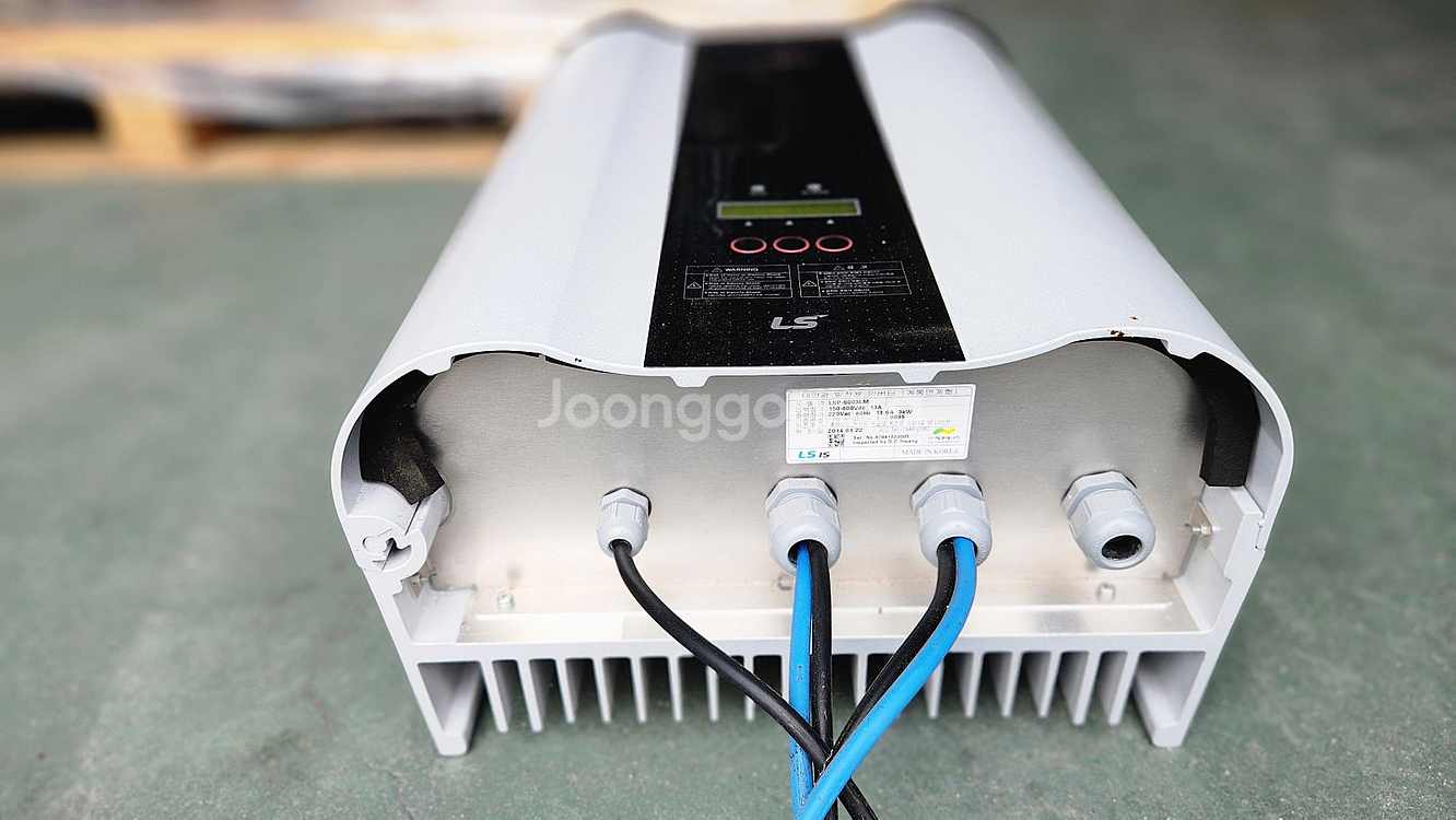 LS is 중고 3kw 계통연계형 태양광 인버터 판매합니다.--1