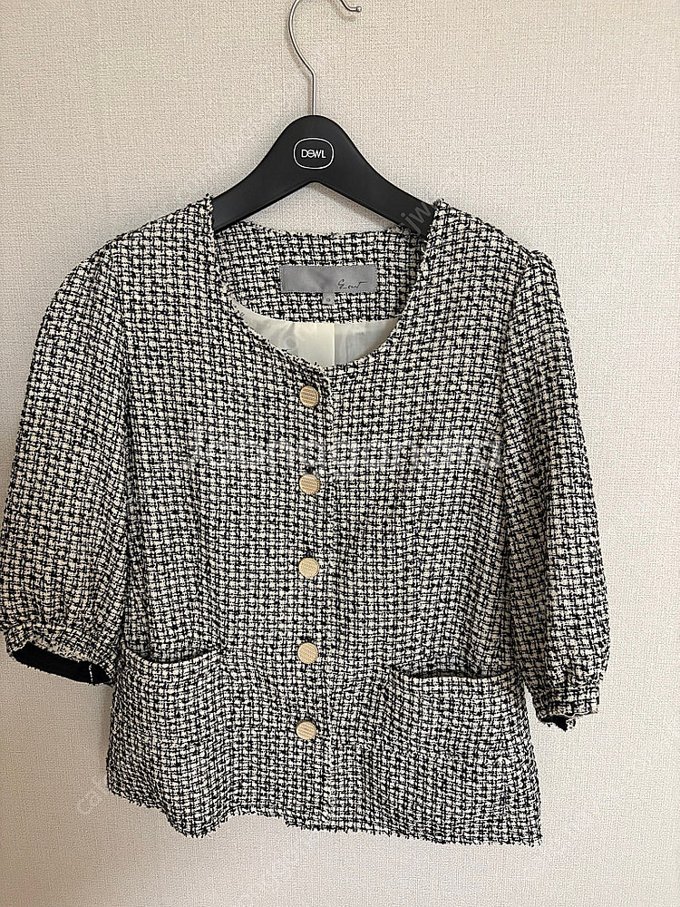 [새제품] 지컷트위드 자켓 55 사이즈 운포 8만--0