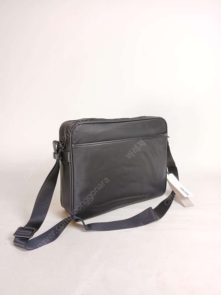 칼 라거펠트 아이코닉 검정 나일론 남성 메신저백 정품 칼 라거펠트 이미지