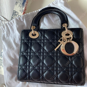 디올 레이디백 스몰 블랙 새상품급