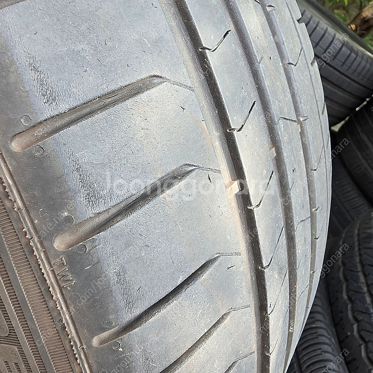 265 35 21 피제로 두본 팝니다 두개 20--1