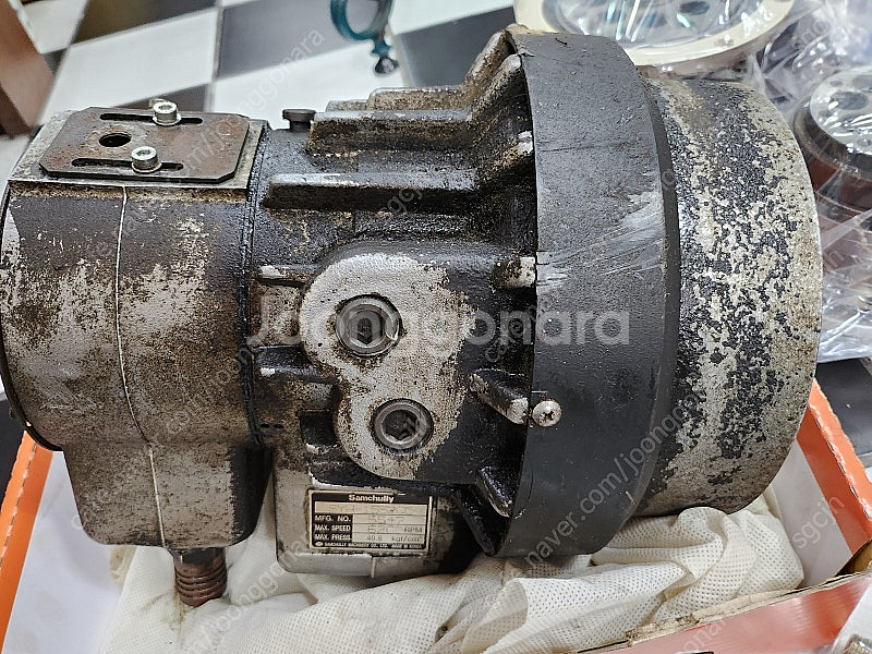 8" 유압실린더--0