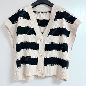 리틀블랙 스트라이프 니트 판초 케이프