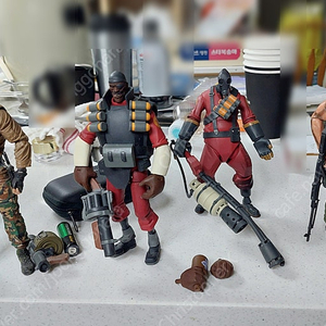 NECA 피규어 4종