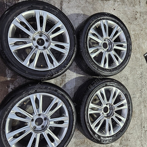 제네시스 BH 18인치 휠 타이어 세트