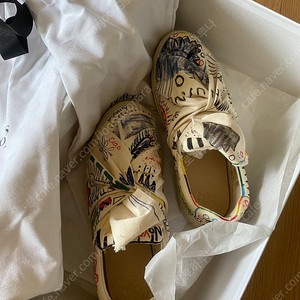 포츠1961 한정판 페인팅 보우 스니커즈 36사이즈 정품 판매