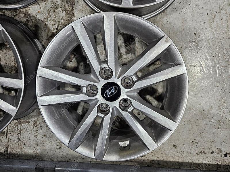 LF소나타 16인치 중고휠 한대분 이미지