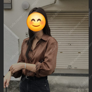 원로그 글로시블라우스 브라운색 팝니다