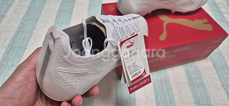 [푸마] 울트라 5 얼티메이트 MG 최상급 축구화 (새 상품 / 275 / 10만 5천원)--2