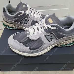 뉴발란스 2002R 프로텍션 팩 레인 클라우드 270