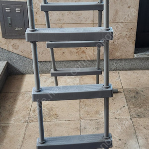 (부산 직거래 또는 택배) 인텍스 수영장 사다리 28064 및 발세척 세트