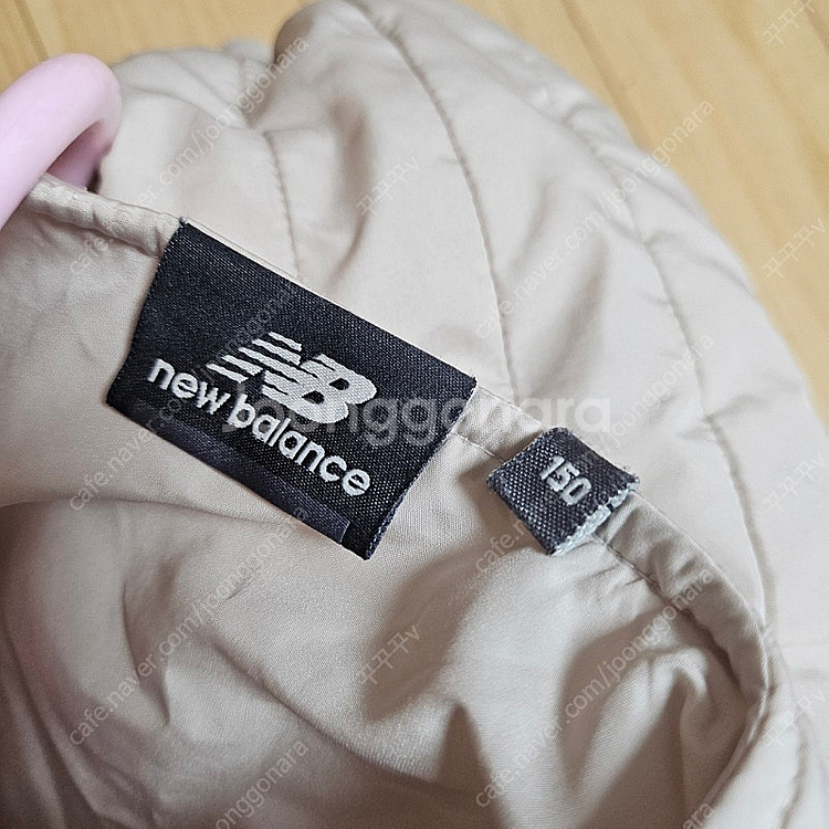 뉴발란스경량패딩--4