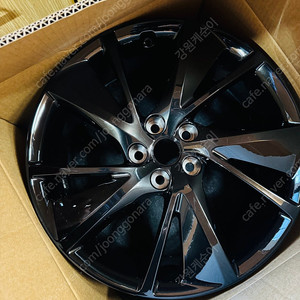 제네시스 G70 19인치 다크스퍼터링휠 팝니다