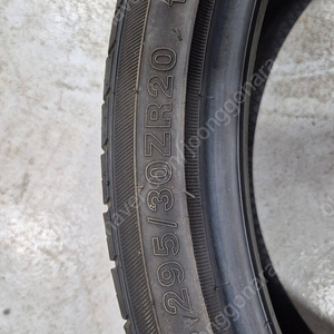 295 30 20 타이어 1짝팝니다