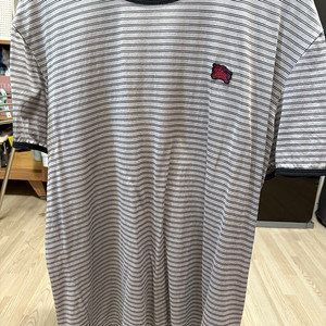 버버리 불랙라벨 티셔츠