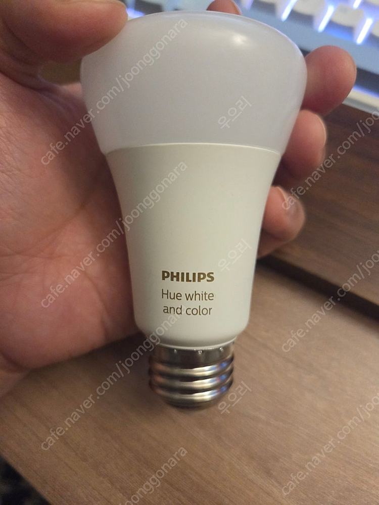 필립스 휴 화이트앤 컬러 1100, 800루멘 이미지